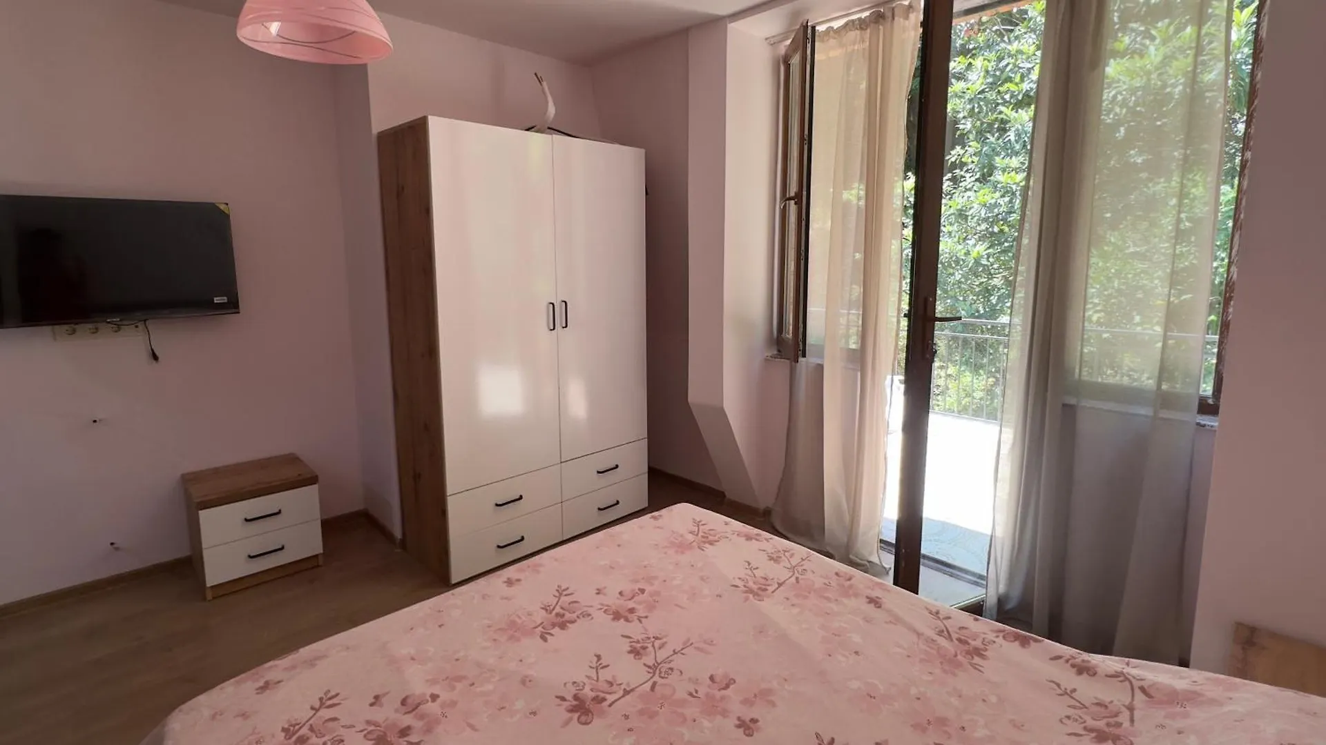 Camphor House Hotel Batumi